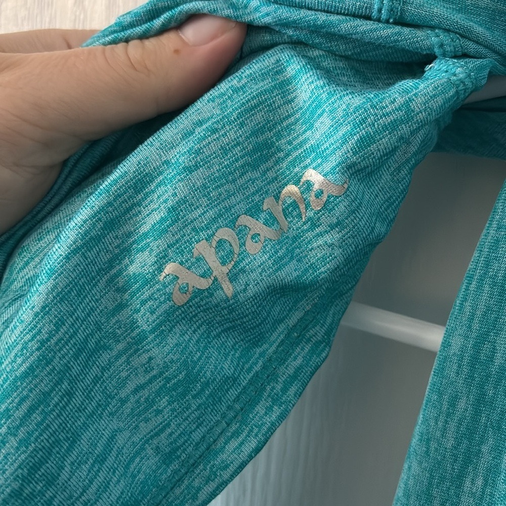 Two blue infinity scarves - Picture 3 of 7
